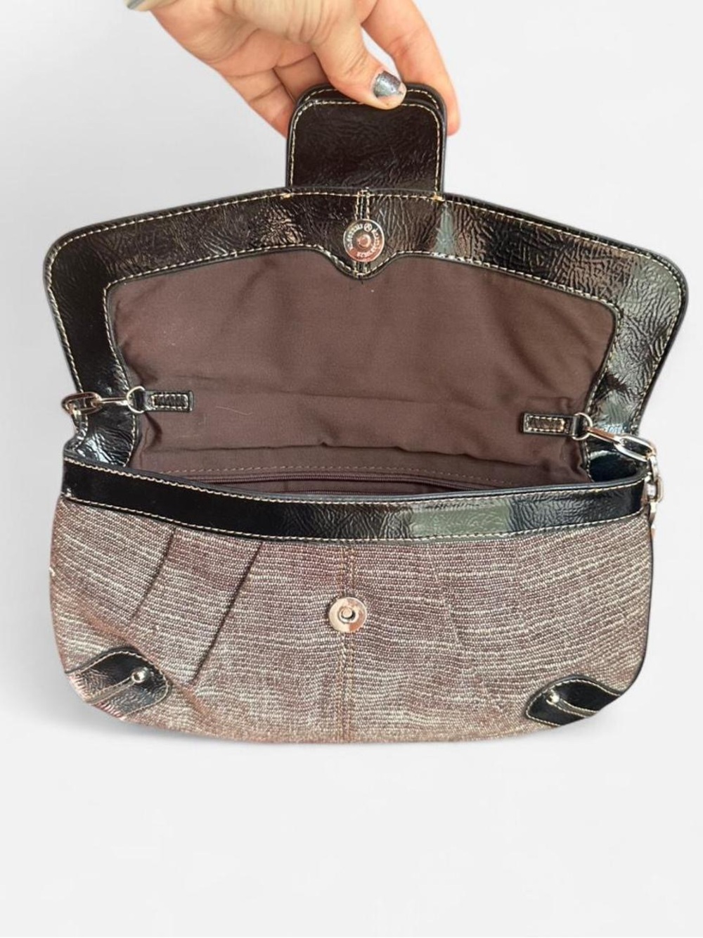 Vintage 2000s Merona Taupe and Black Shoulder Bag with Buckle and Chain Strap - Picture 5 of 8
